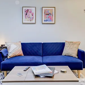  Apartment The Moose #9 - Brand New Luxe Modern Loft With Free Parking, King Bed & Fast Wifi