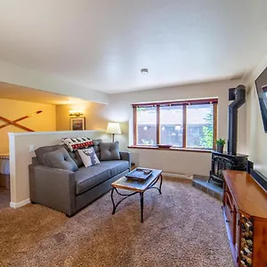 #421 - Pet-friendly Steps From Gondola & Village Shops Mammoth Lakes